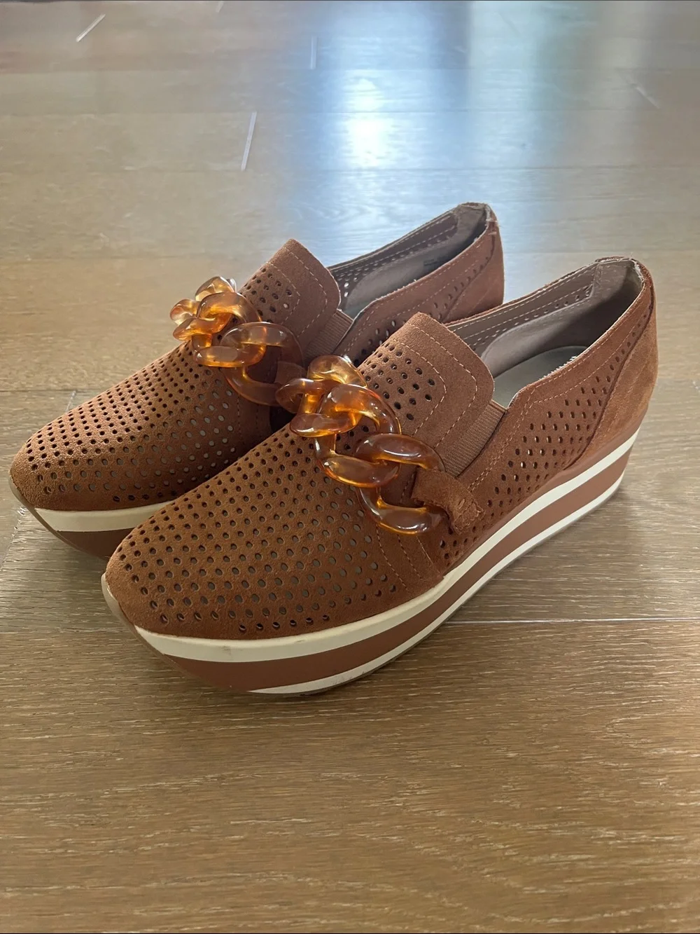 Dolce Vita Jhenee Platform Sneakers in Pecan Suede size 8.5
